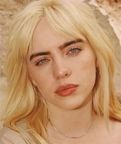 In this photo, she is not looking less than a queen. . Billie eilish pfp